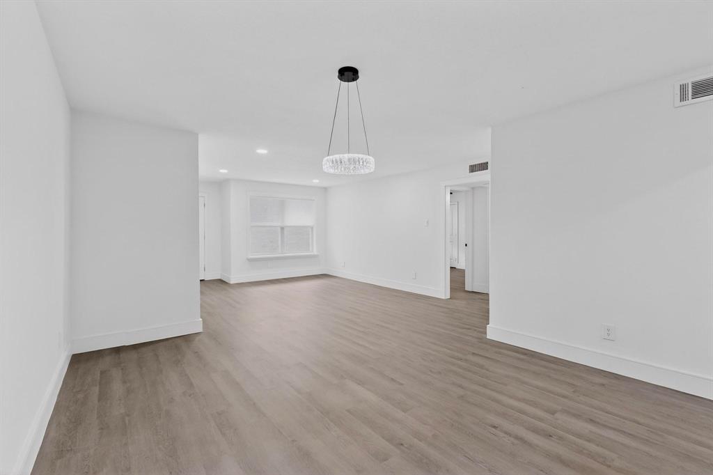 Villa De Royale Condos Bldg B - Residential