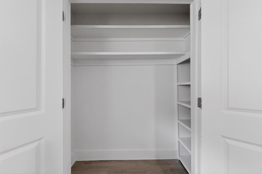 Villa De Royale Condos Bldg B - Residential