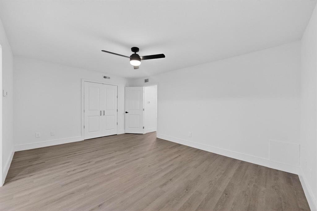 Villa De Royale Condos Bldg B - Residential