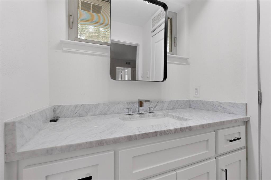 Villa De Royale Condos Bldg B - Residential