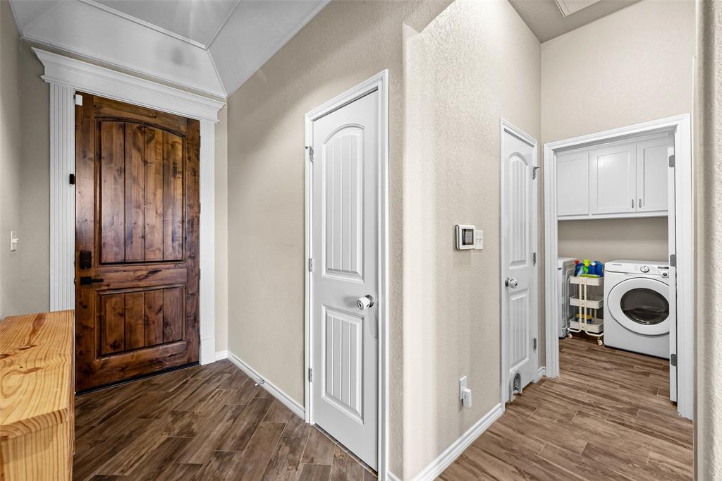 Main Place Ph II - Residential