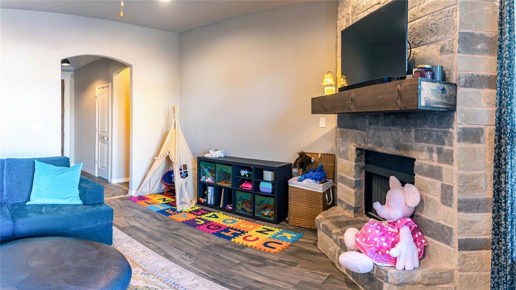 Main Place Ph II - Residential