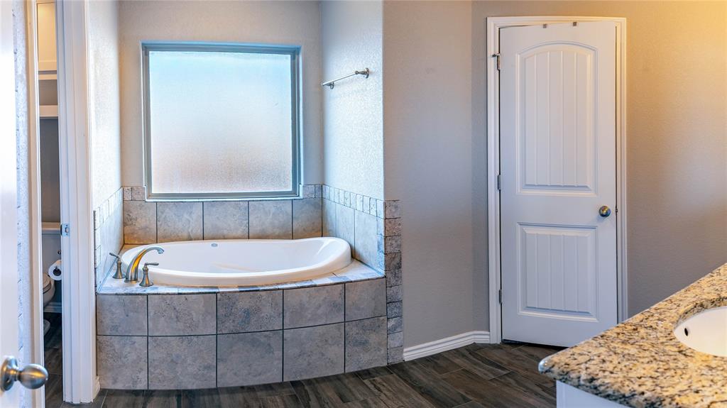 Main Place Ph II - Residential