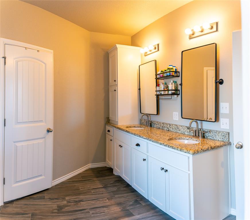 Main Place Ph II - Residential