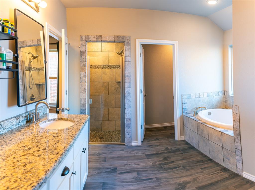 Main Place Ph II - Residential