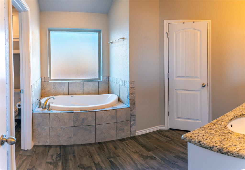 Main Place Ph II - Residential