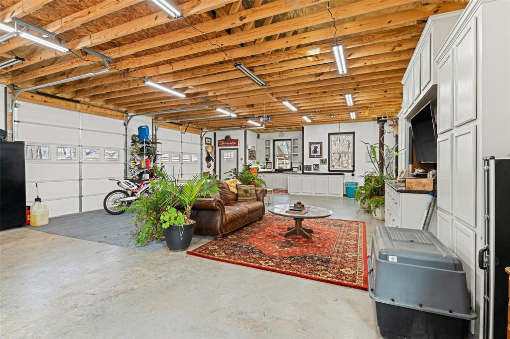 G-1012 Reed Elizabeth A-G1012, Acres 1.955 - Residential