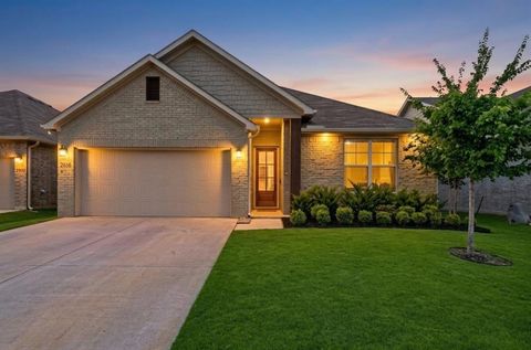 Photo of 2616 Donella Drive, Denton, TX 76207 (MLS # 21208858)