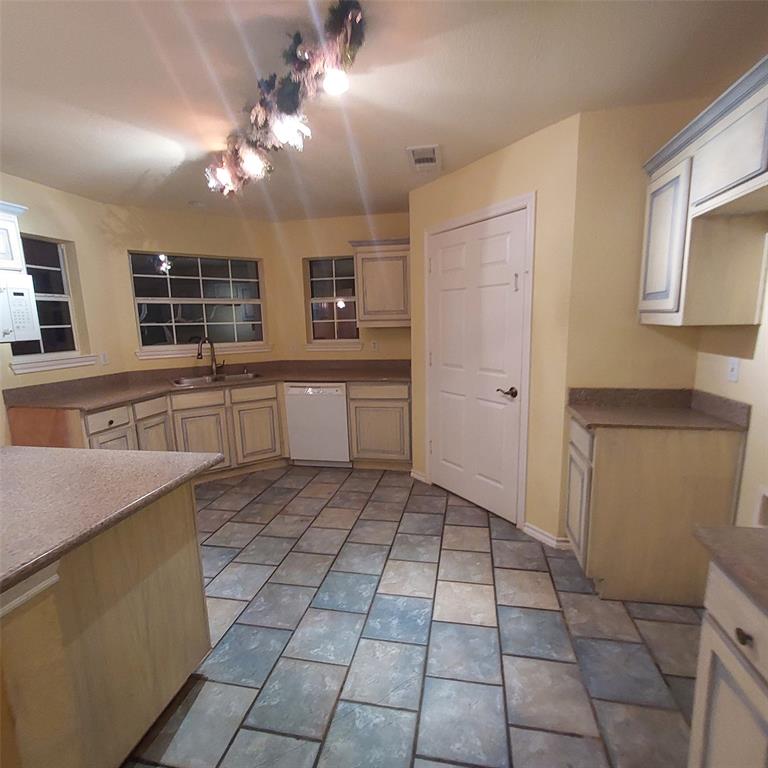 Thomas Hayes Surv Abs #343 - Residential