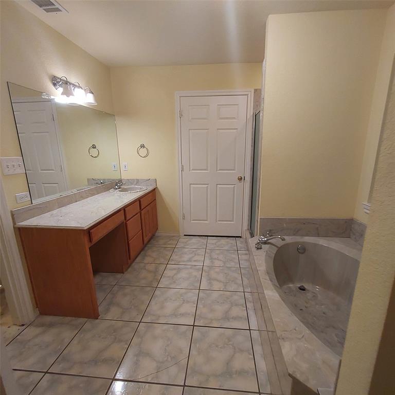 Thomas Hayes Surv Abs #343 - Residential