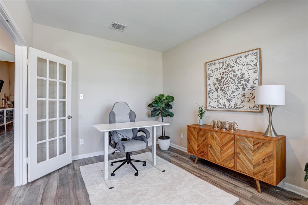 1052 Maidenhair Lane