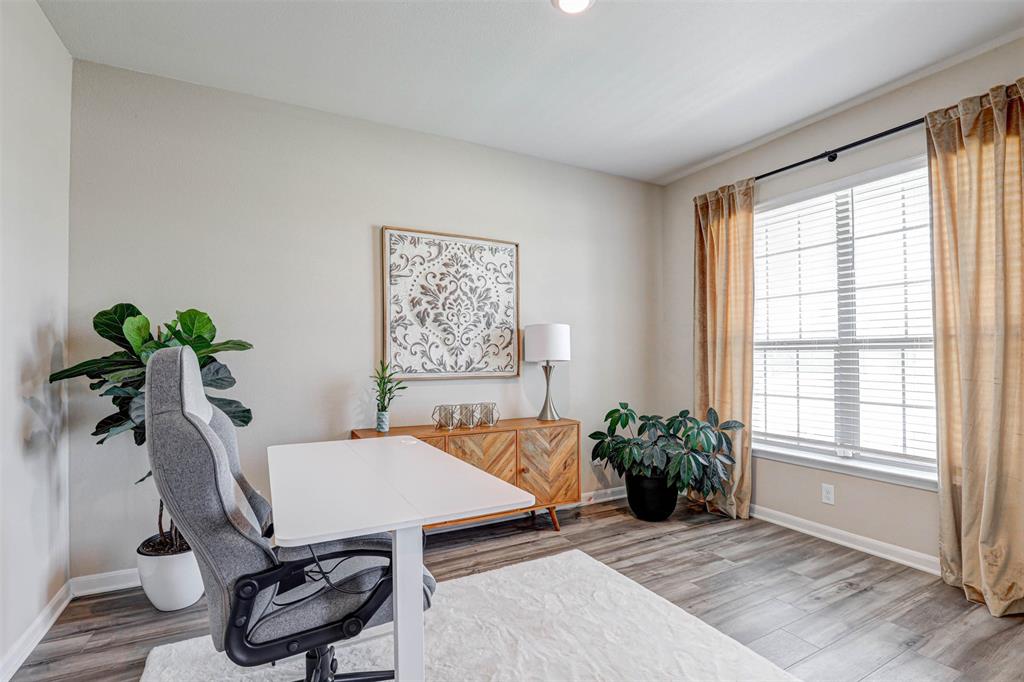 1052 Maidenhair Lane