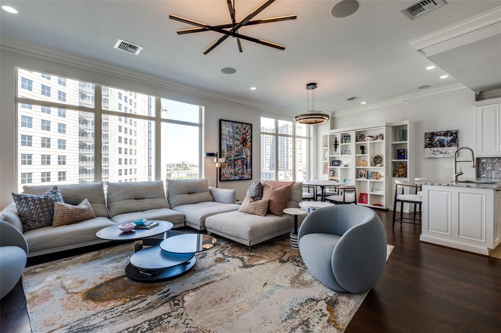 2555 N Pearl Street 804