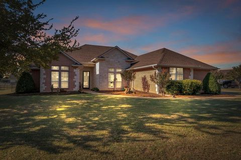 2101 W Emerald Bend Court Granbury TX 76049
