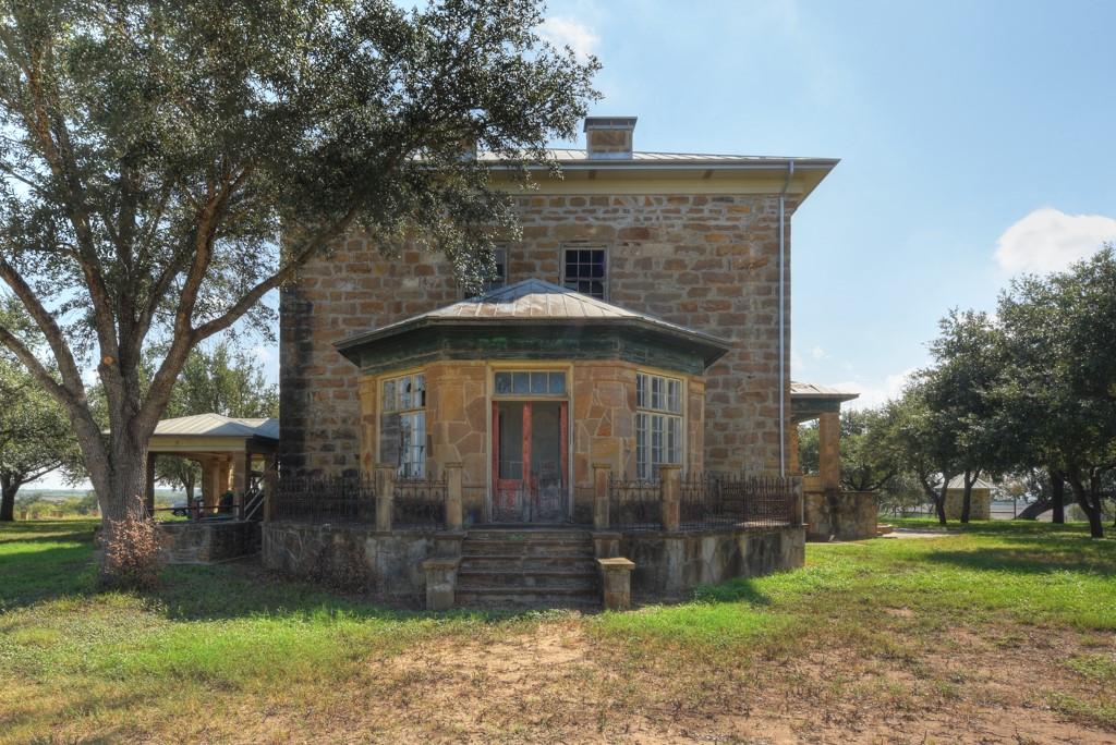 6887 Von Ormy Road