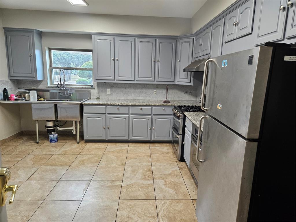 COLLEGE PARK PRO BLDG VENTURE - Commercial Sale