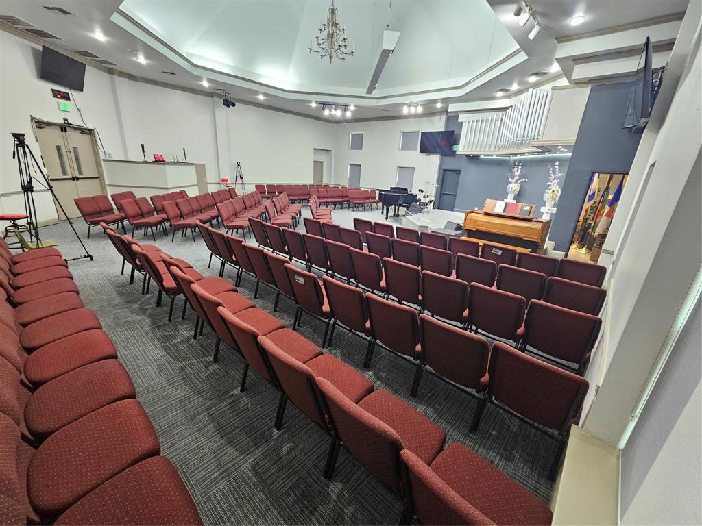 COLLEGE PARK PRO BLDG VENTURE - Commercial Sale