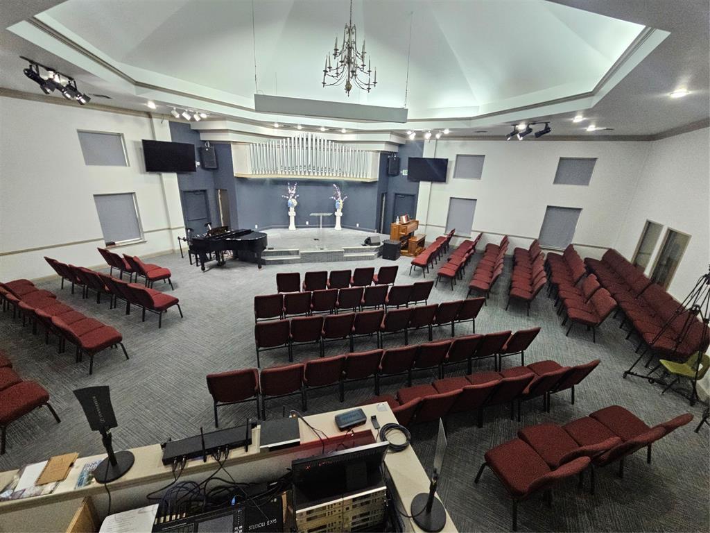 COLLEGE PARK PRO BLDG VENTURE - Commercial Sale