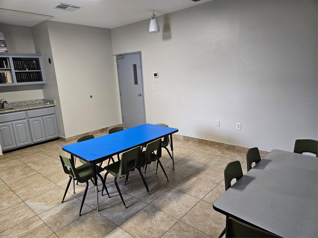 COLLEGE PARK PRO BLDG VENTURE - Commercial Sale