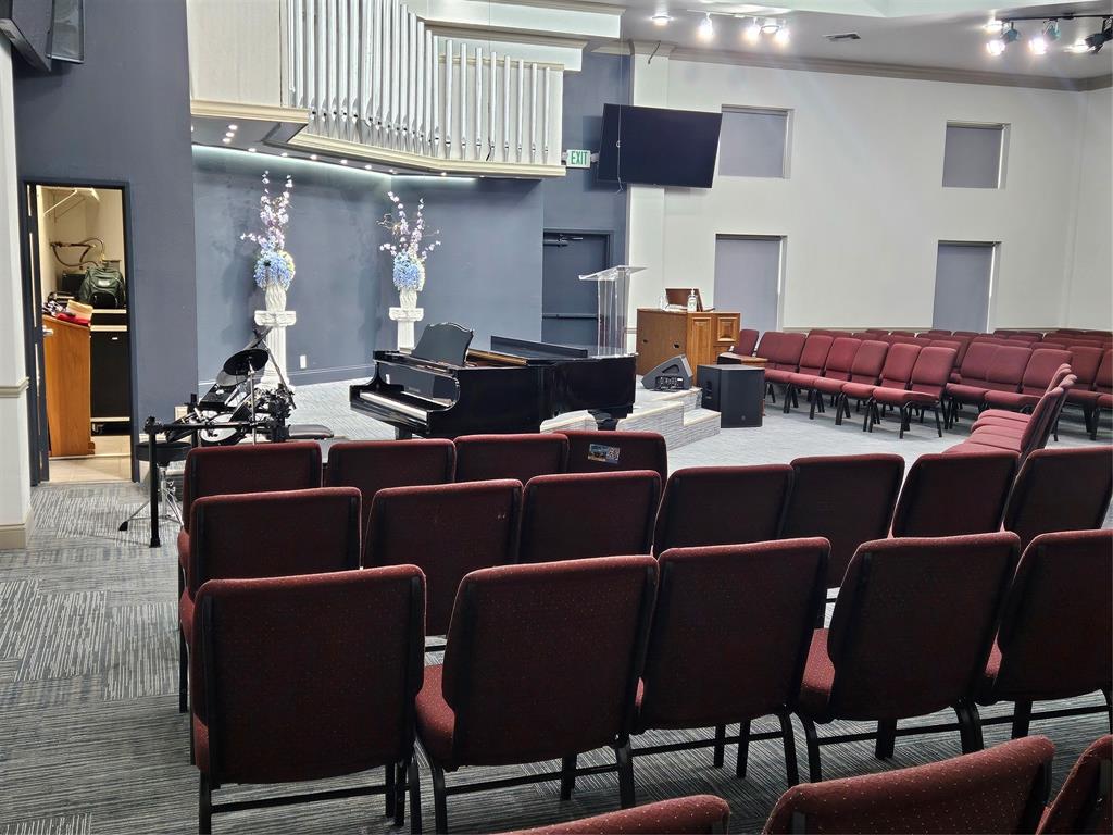 COLLEGE PARK PRO BLDG VENTURE - Commercial Sale