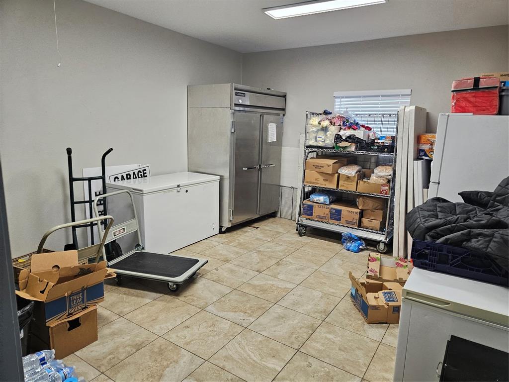 COLLEGE PARK PRO BLDG VENTURE - Commercial Sale