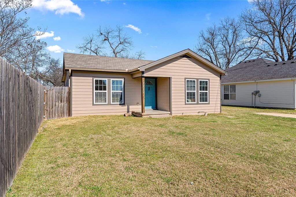 Photo of 2920 S 3rd Street, Waco, TX 76706 (MLS # 21194160)