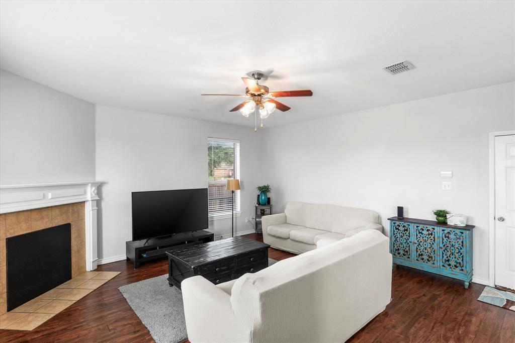 1700 Cowtown Court