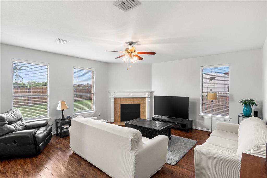 1700 Cowtown Court