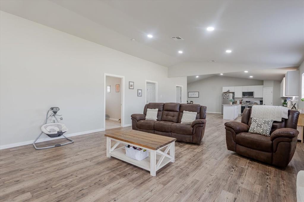 300 W Bivar Avenue