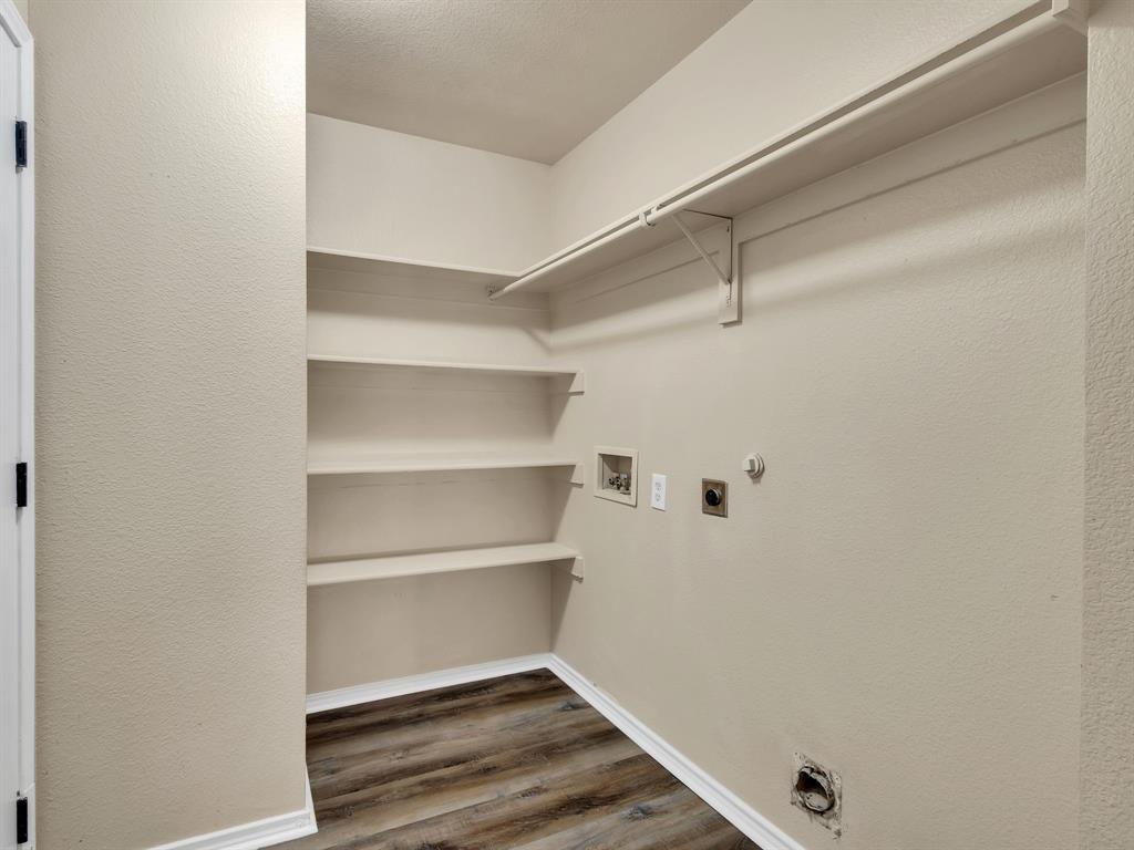 Ames Meadow Ph 04 - Residential