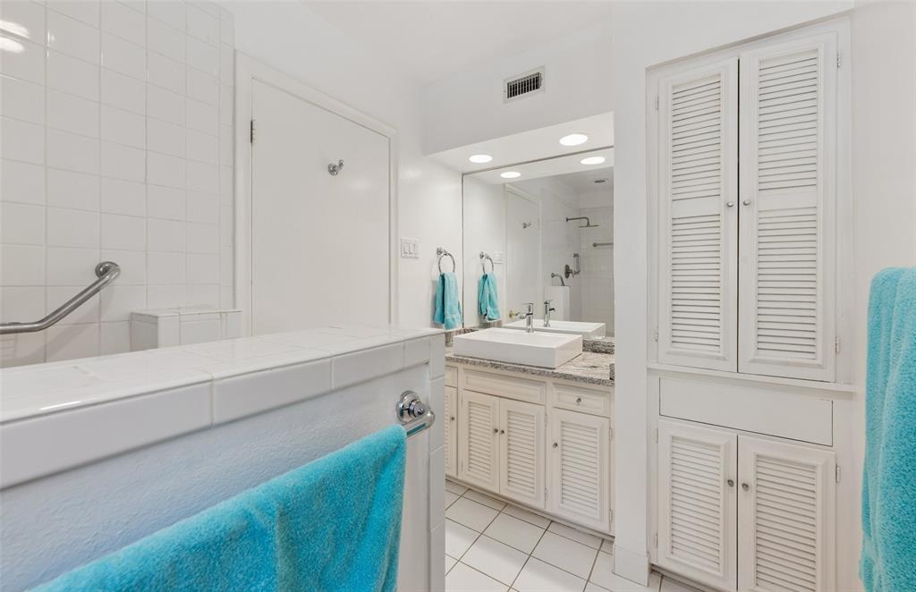 Park Carillon Condo - Residential