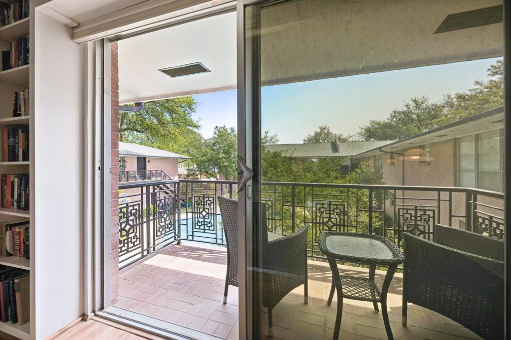 Park Carillon Condo - Residential