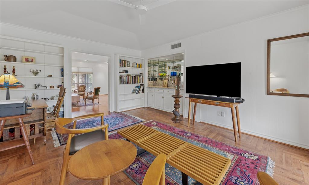 Park Carillon Condo - Residential