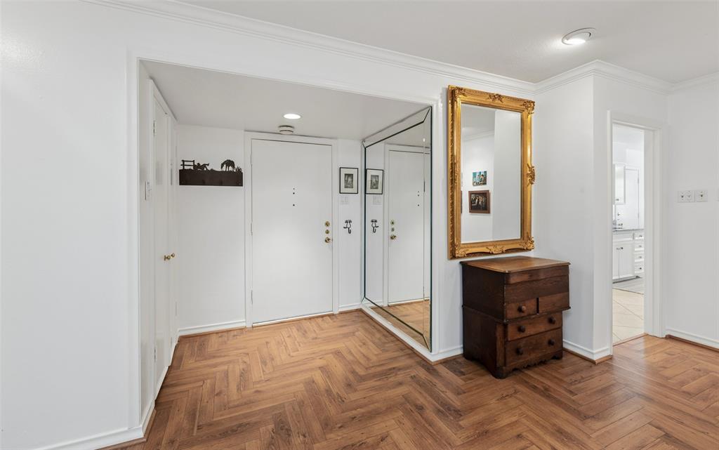 Park Carillon Condo - Residential