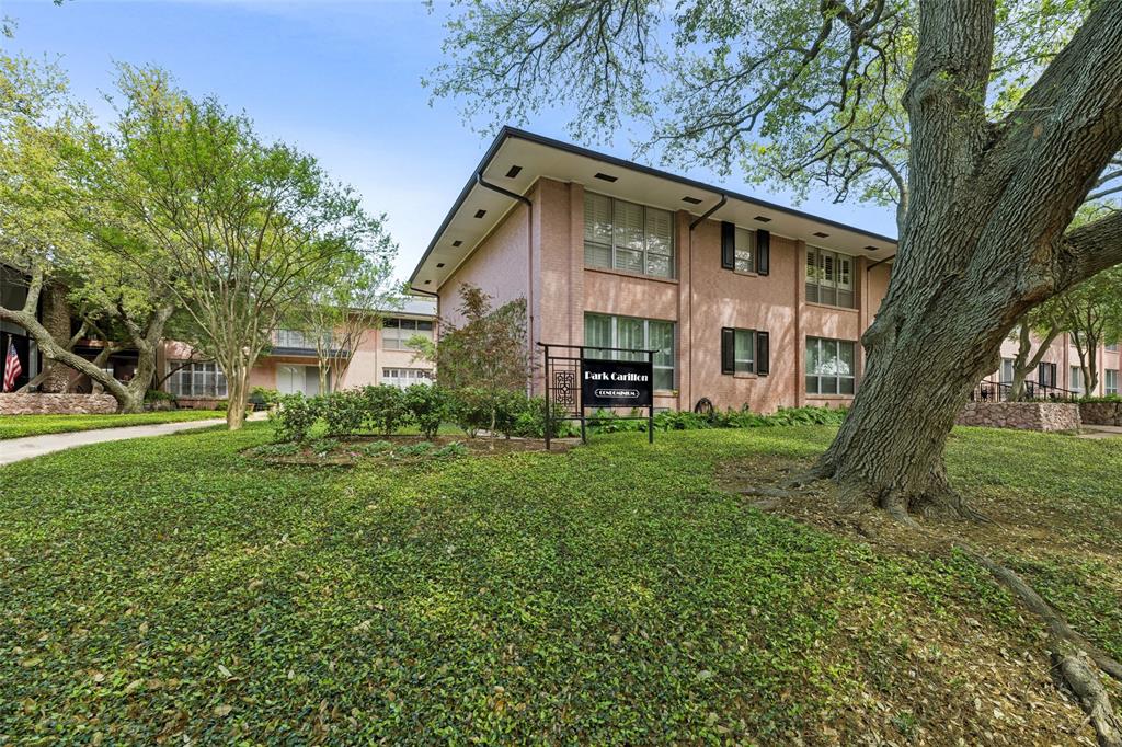 Park Carillon Condo - Residential