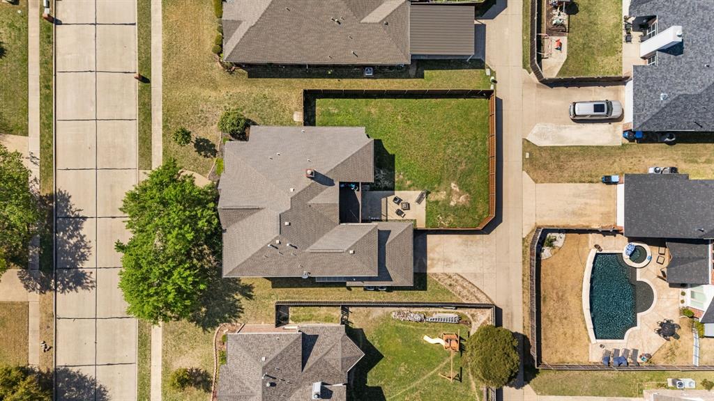 3905 Lakeside Drive