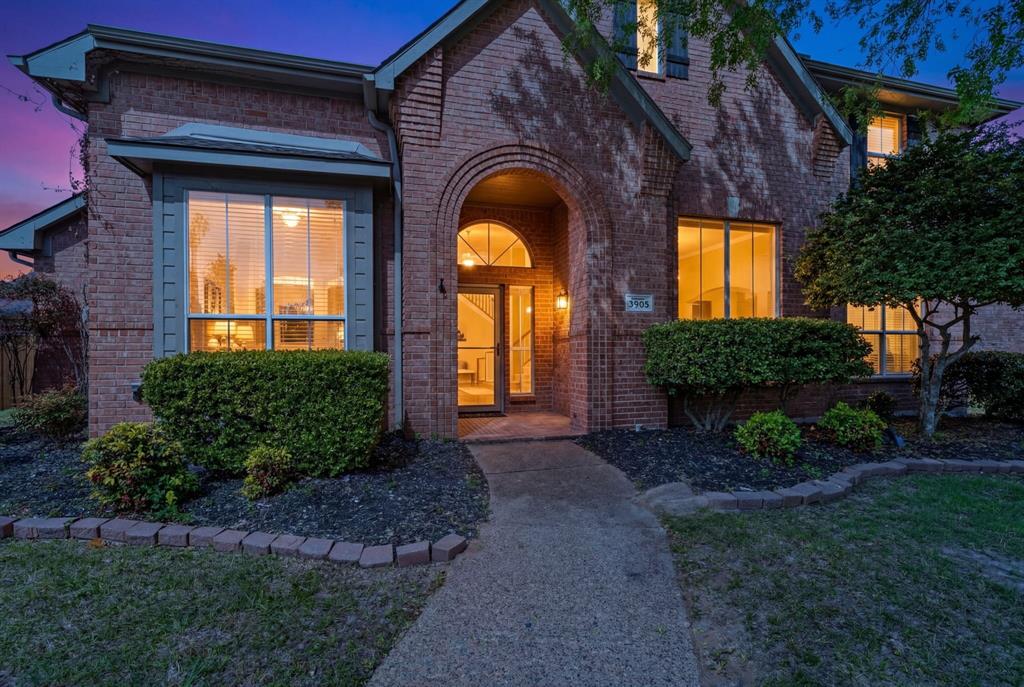 3905 Lakeside Drive