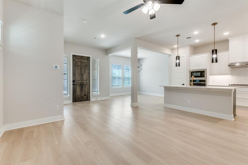 704 YELLOW WARBLER Way