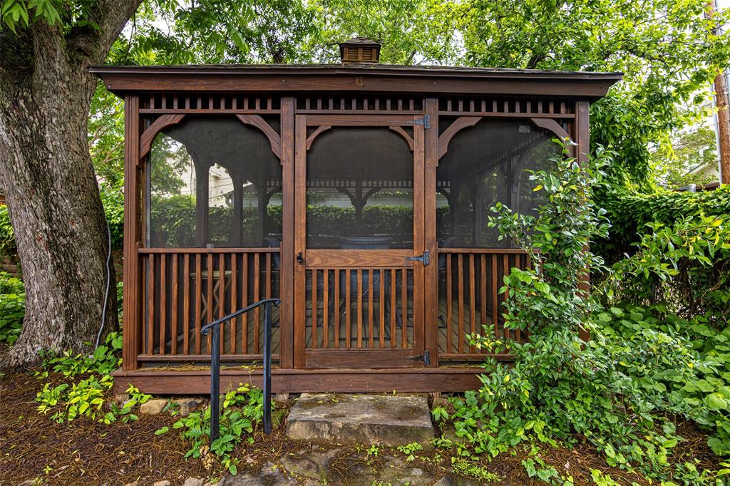 Hal Moseleys - Residential