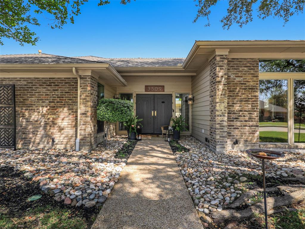 3509 Wandering Trail