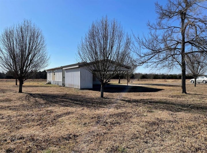 Photo 1 of 23 — 369 PRIVATE ROAD 4521, Wolfe City, TX 75496