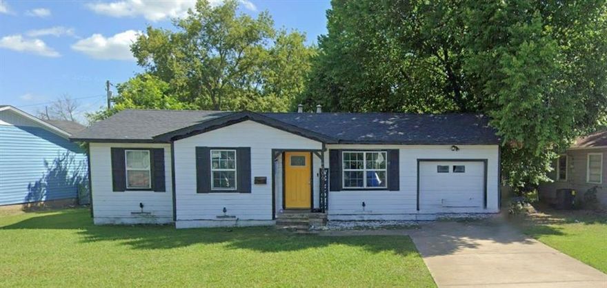 This home is perfect for first time buyers or to add your investment rental portfolio. Three bedrooms with two full baths also close proximity to schools. being sold AS IS.