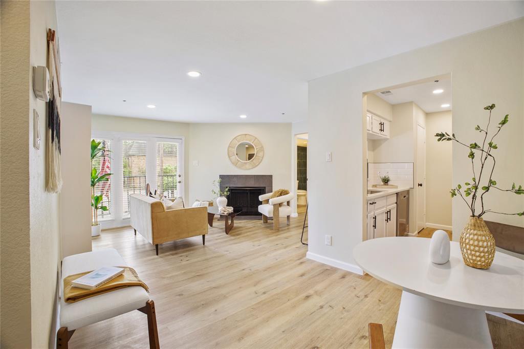 4303 Buena Vista Street 201