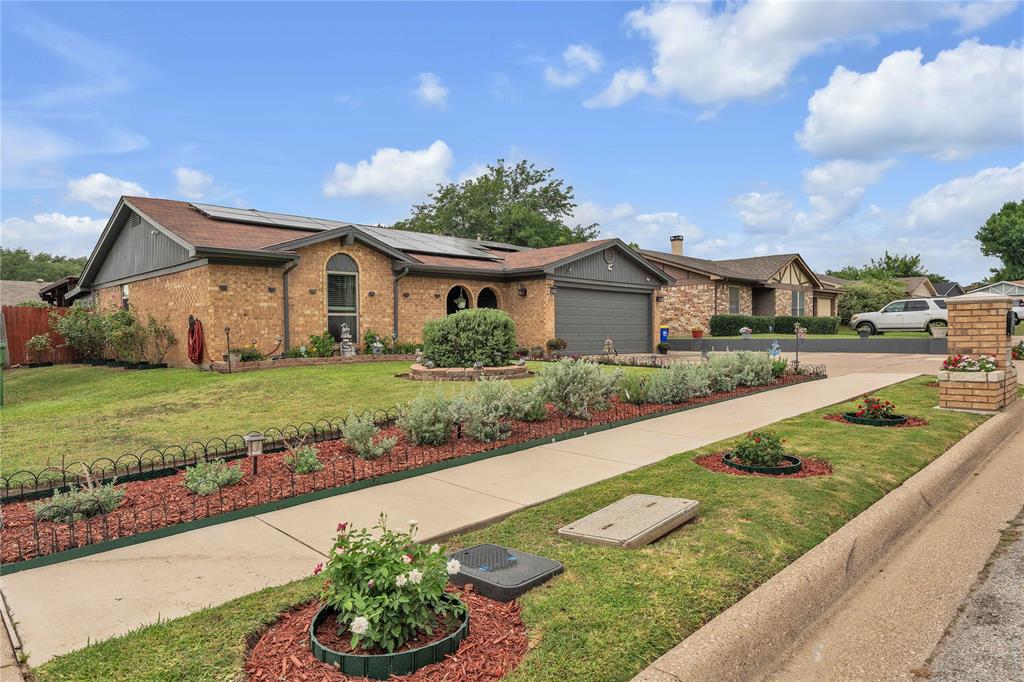 7613 CLOVER Lane