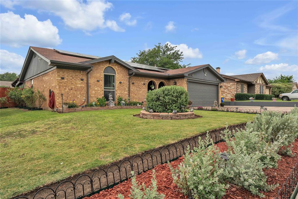 7613 CLOVER Lane