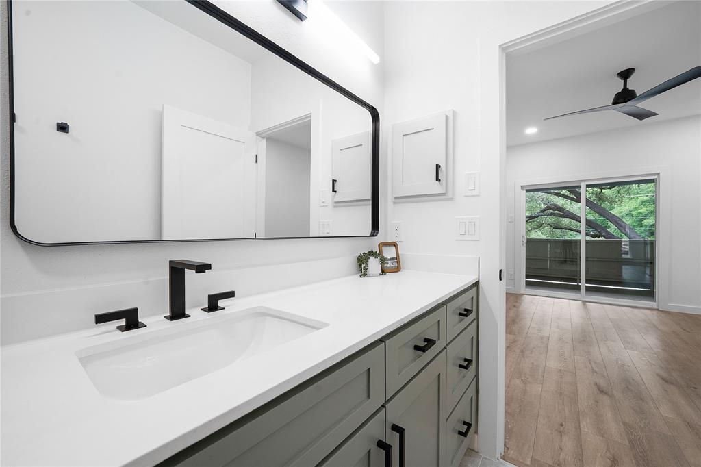 Woods On Park Lane Condos - Residential