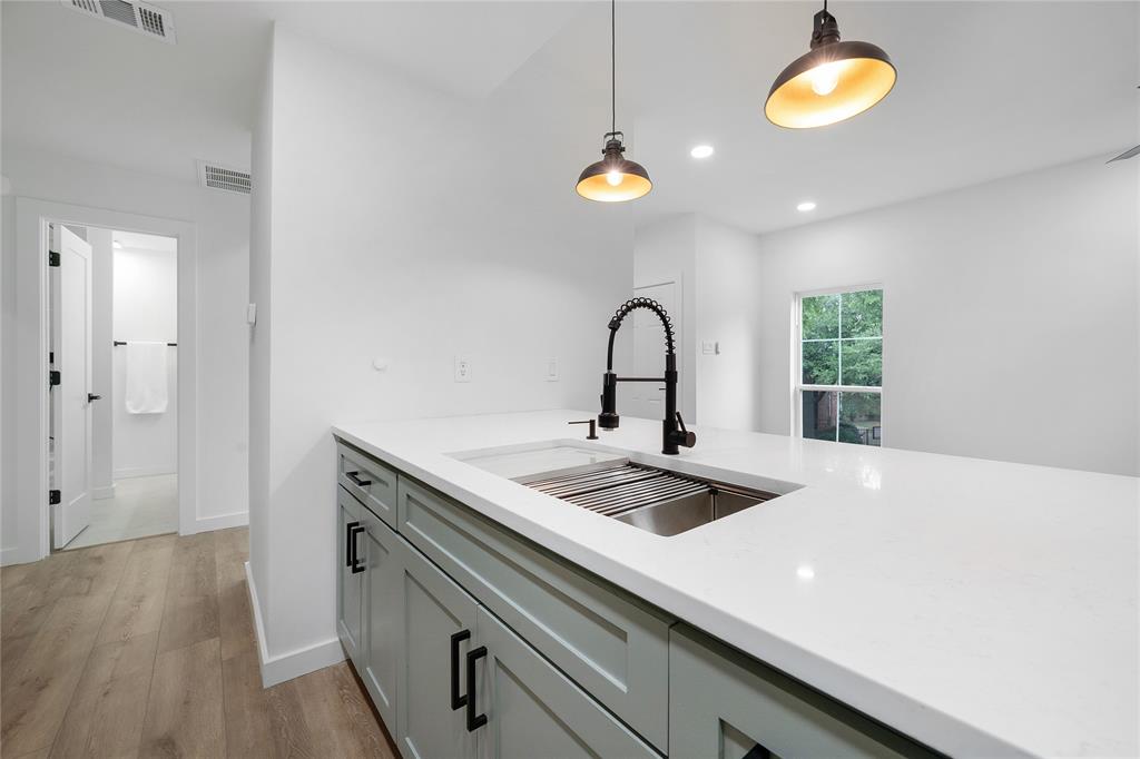Woods On Park Lane Condos - Residential