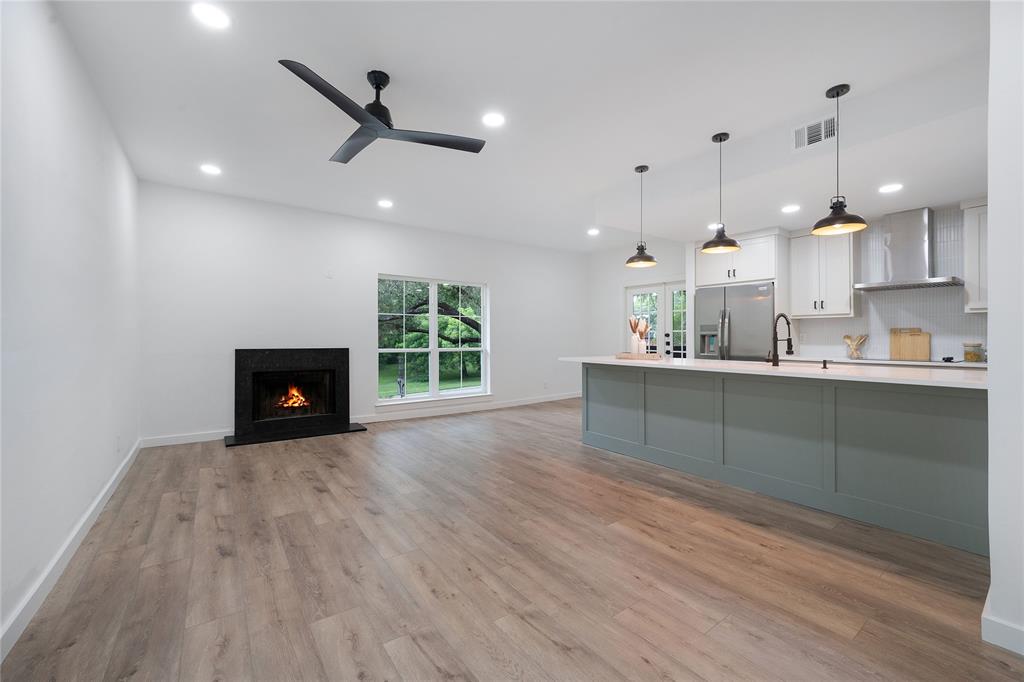 Woods On Park Lane Condos - Residential