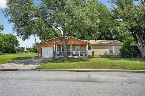Photo of 3272 Mimosa Park Drive, Richland Hills, TX 76118 (MLS # 21282133)