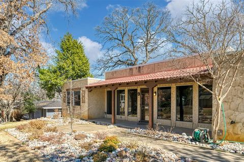 816 Chaparral Circle Bedford TX 76022